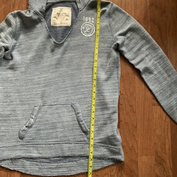 XS/S Abercrombie & Fitch blue v-neck pullover hoodie. In good condition. - Picture 8 of 9